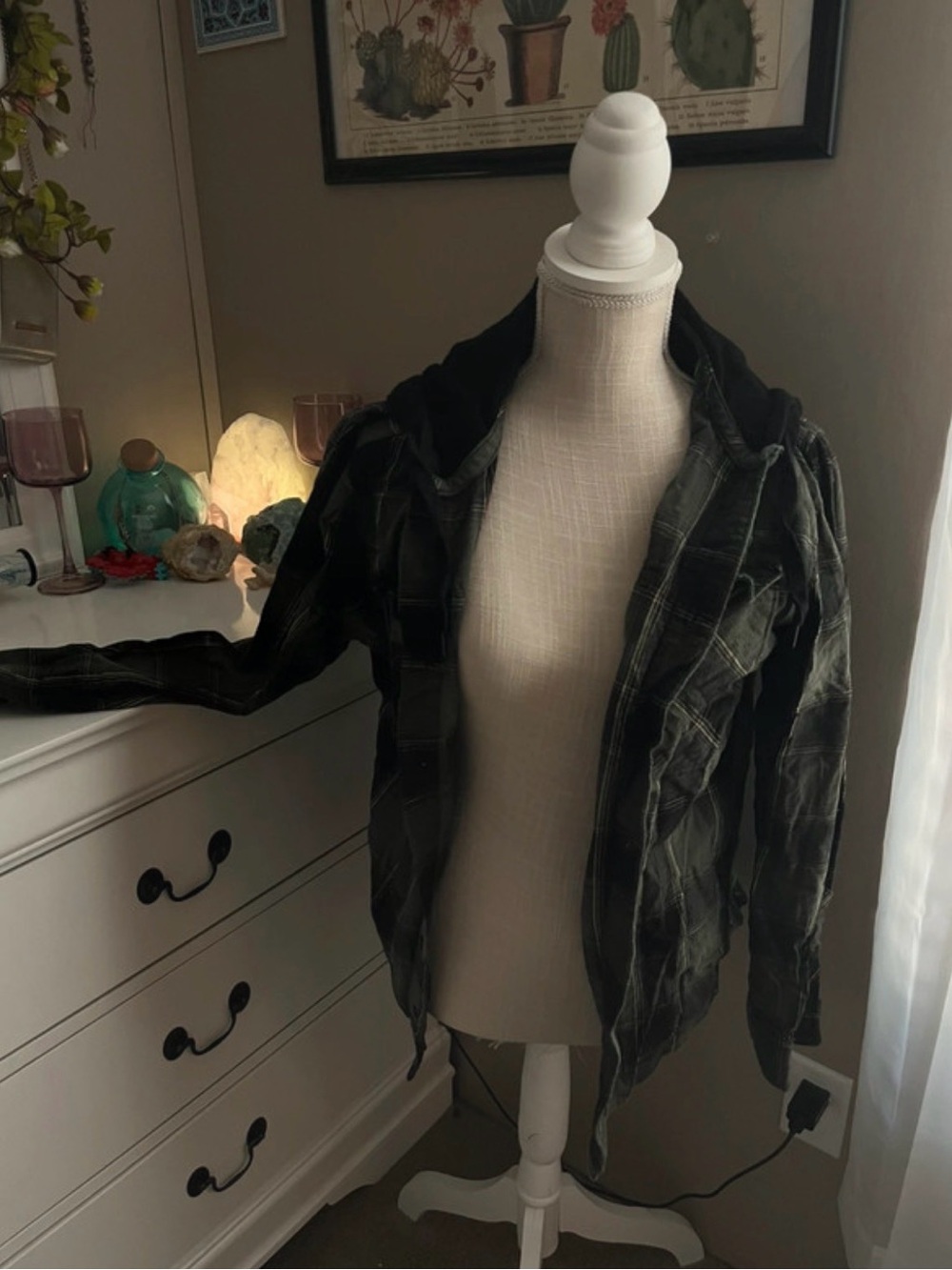Source Unknown Men's Lightweight Hooded Shirt Jacket in Dark Olive Black Plaid